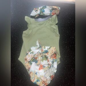 Outfit with headband